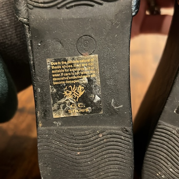 GUC! G.C Sandals. Black. SZ 9 - Picture 9 of 13